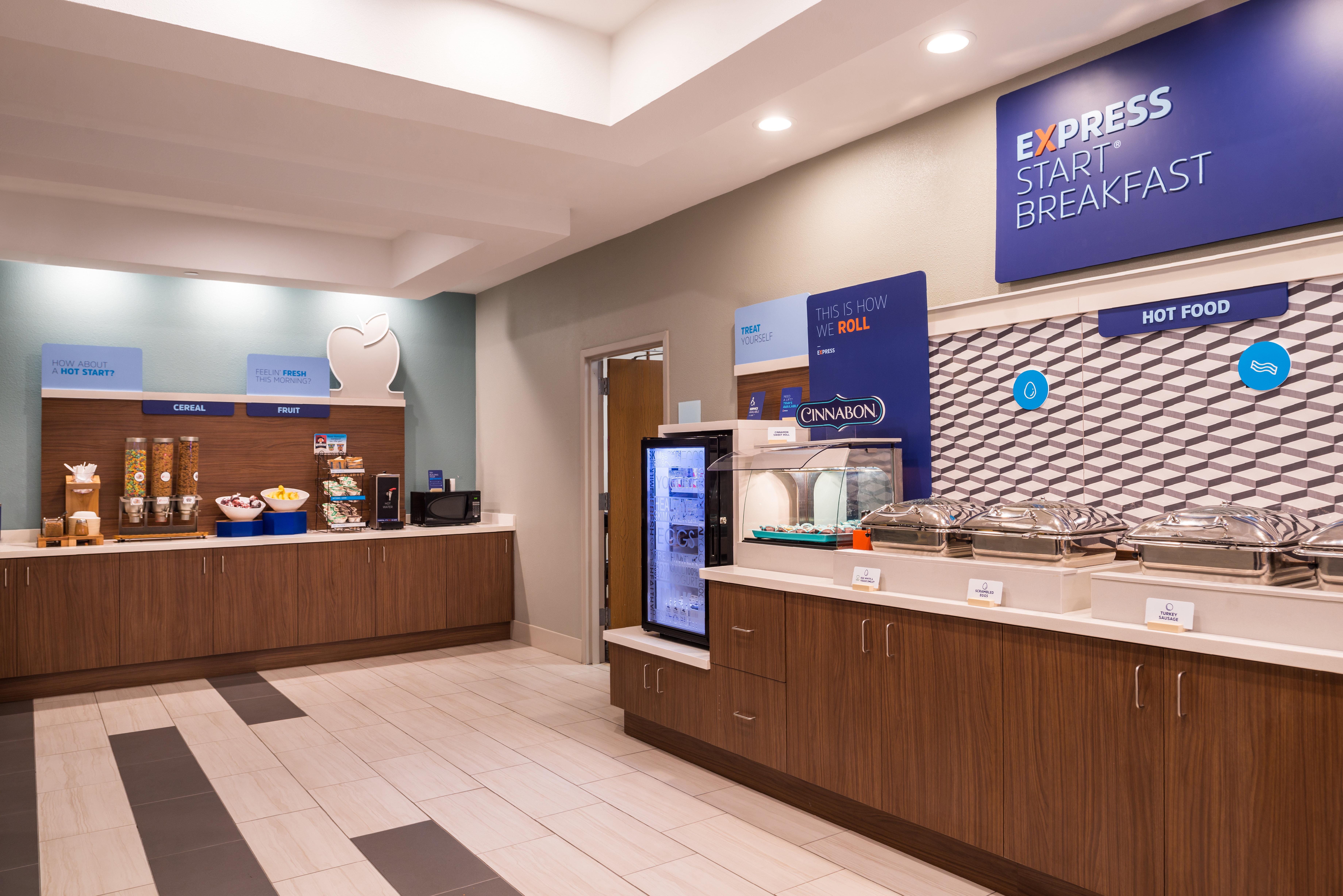 Holiday Inn Express Hotel & Suites Tampa-Anderson Road-Veterans Exp By Ihg West Chase Exterior foto